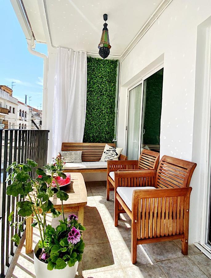 Abbott Apartment - 1 Min From The Beach - 100M2 - Sleeps 8 Сиджес Экстерьер фото