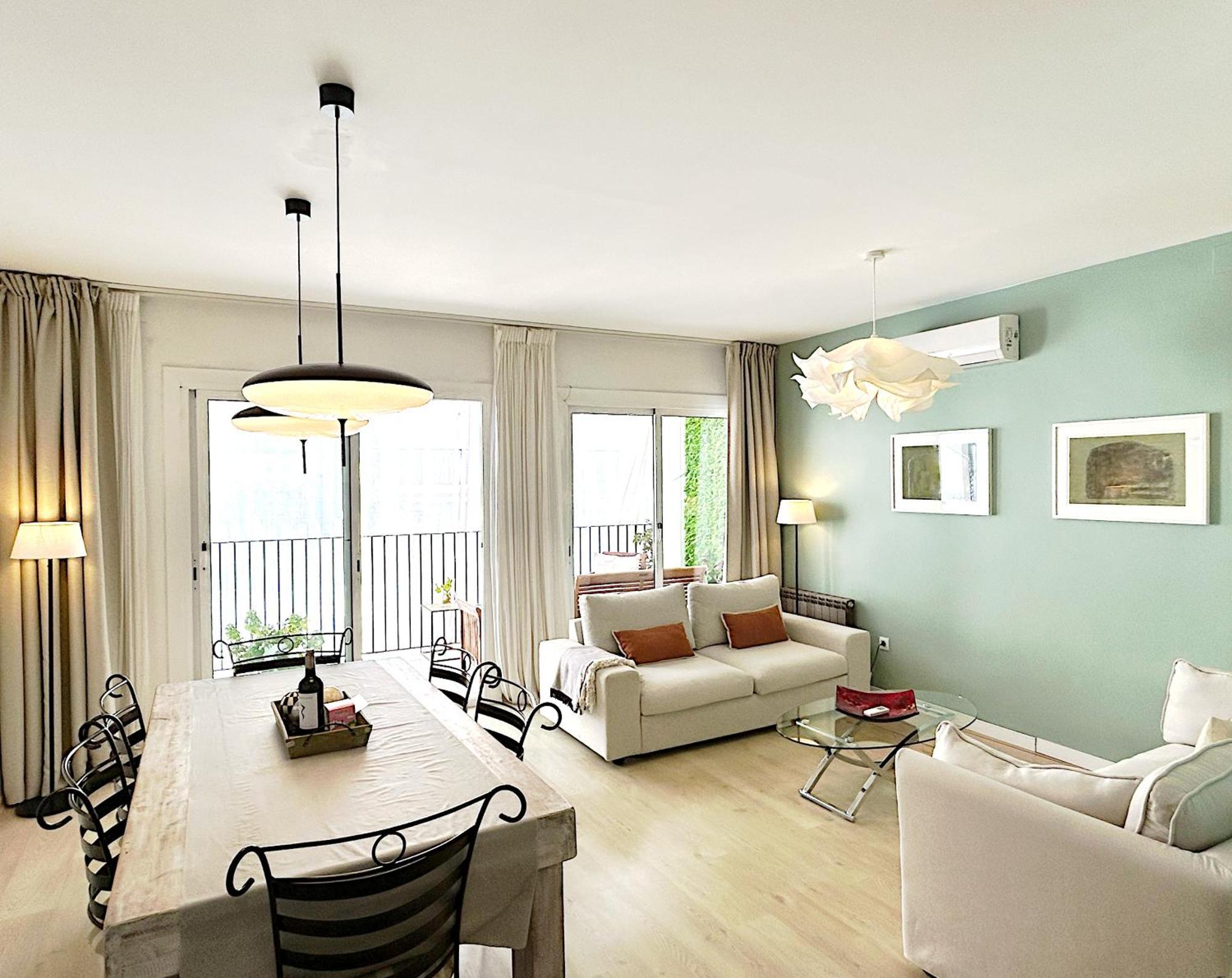 Abbott Apartment - 1 Min From The Beach - 100M2 - Sleeps 8 Сиджес Экстерьер фото