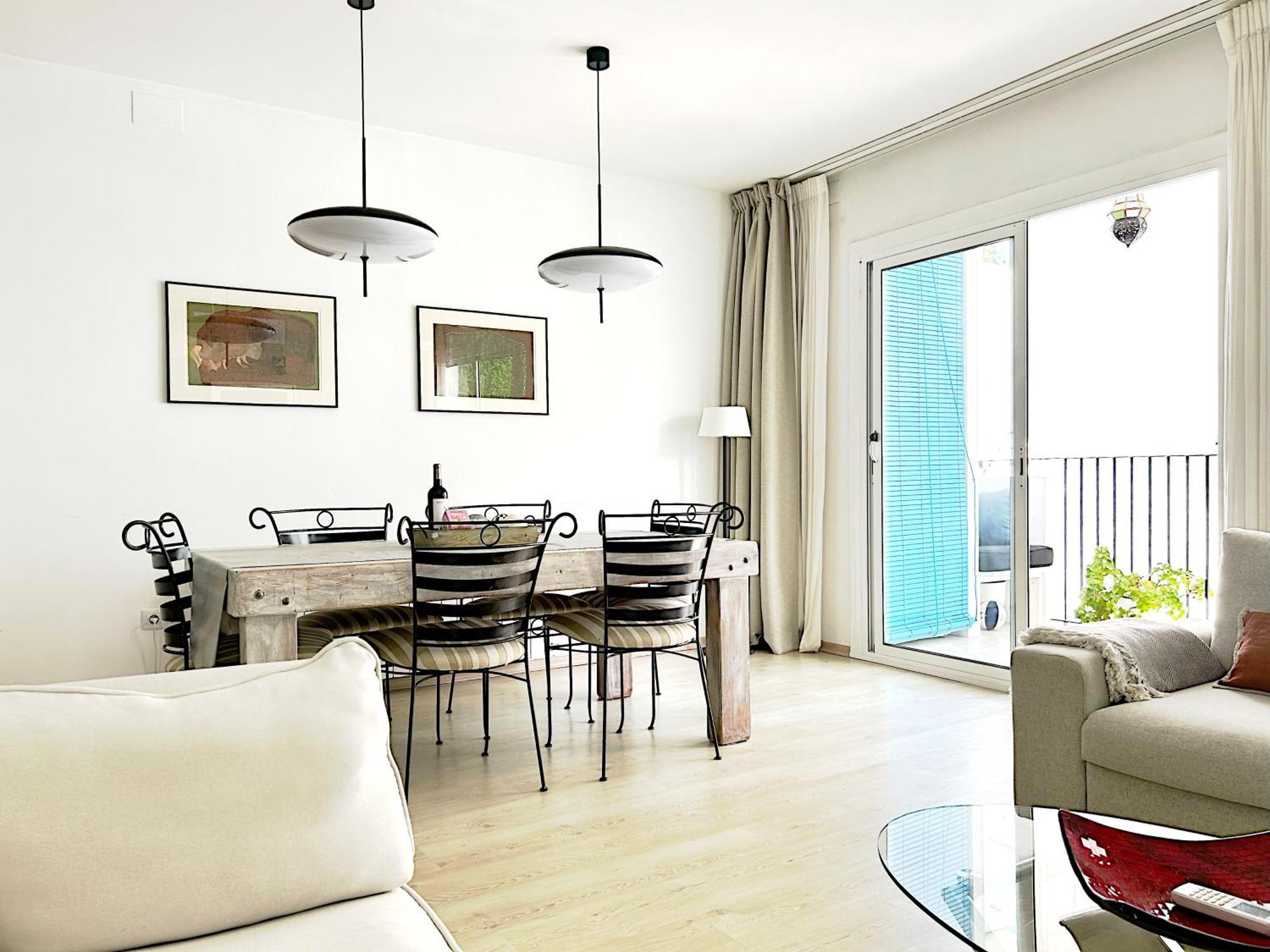 Abbott Apartment - 1 Min From The Beach - 100M2 - Sleeps 8 Сиджес Экстерьер фото