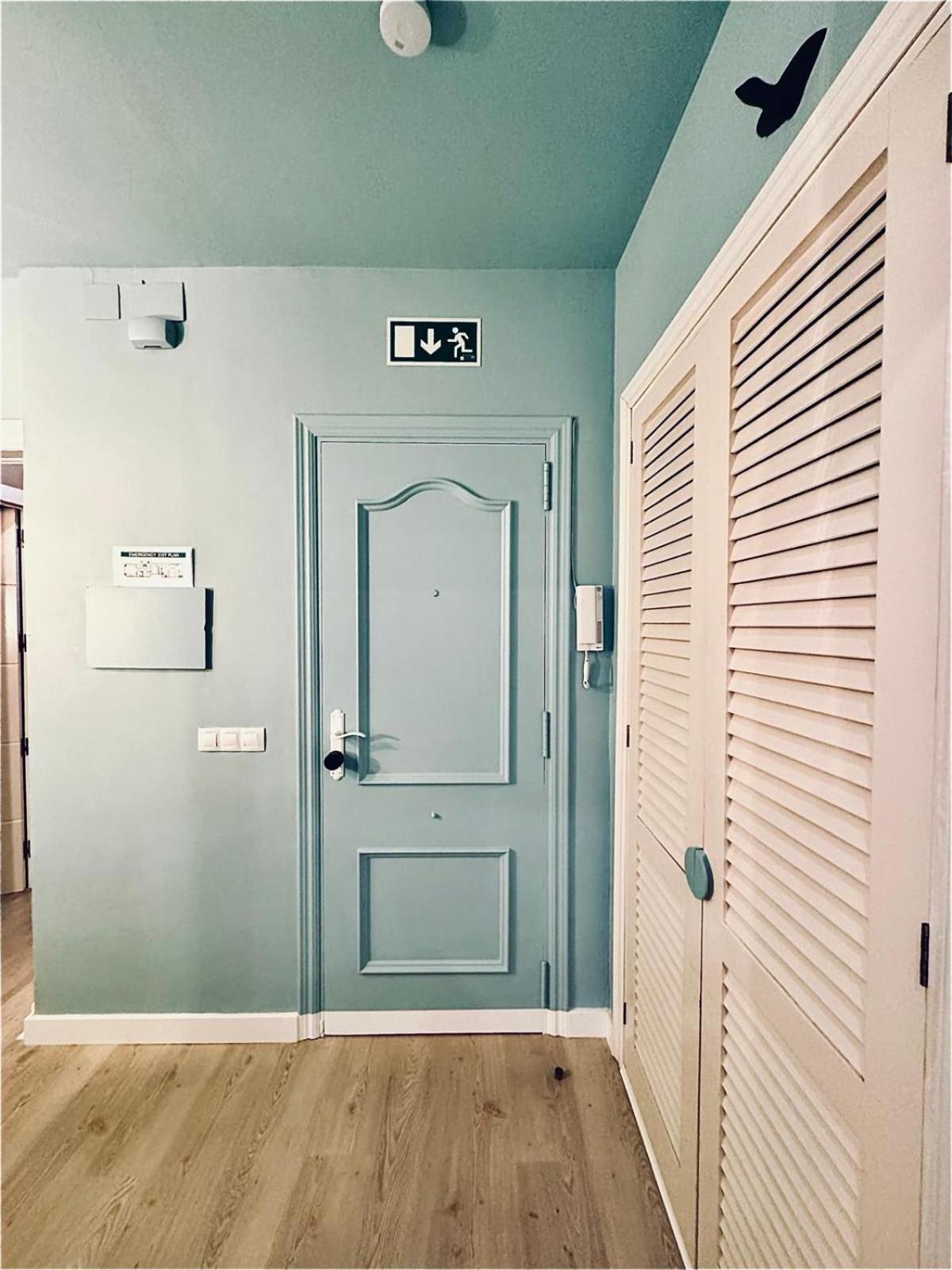 Abbott Apartment - 1 Min From The Beach - 100M2 - Sleeps 8 Сиджес Экстерьер фото