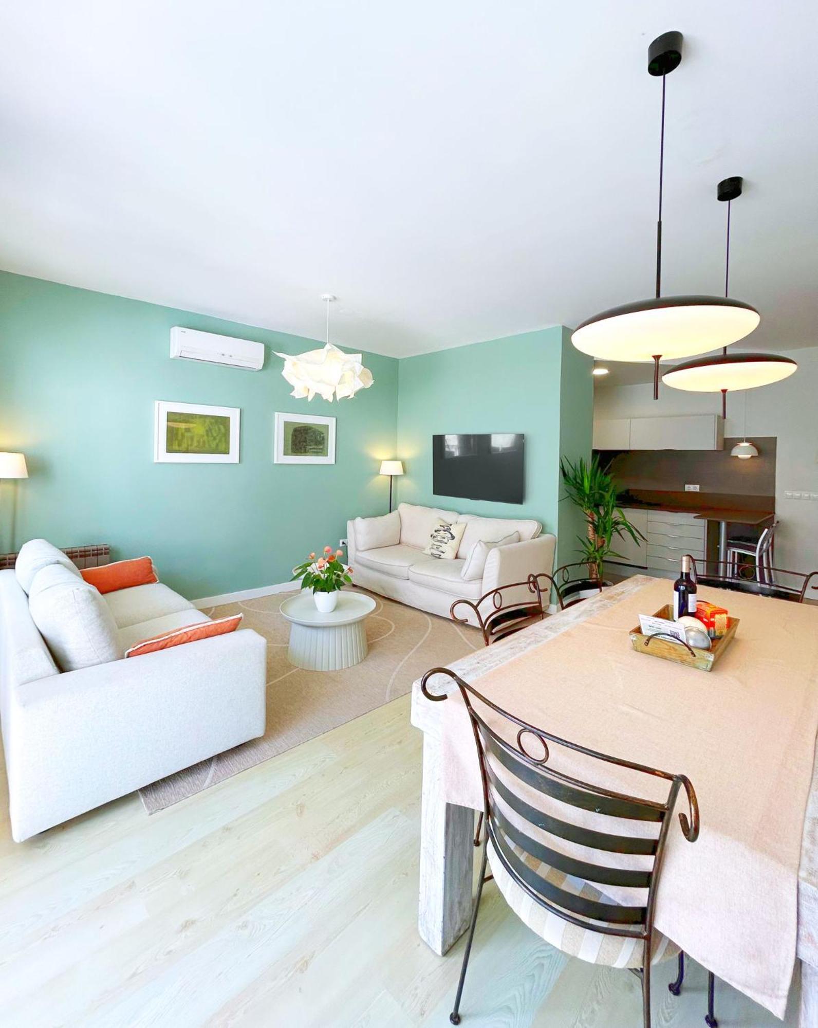 Abbott Apartment - 1 Min From The Beach - 100M2 - Sleeps 8 Сиджес Экстерьер фото